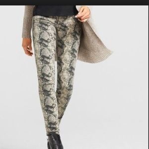 Cabi Jeans Snakeskin Print Snake skin size 6